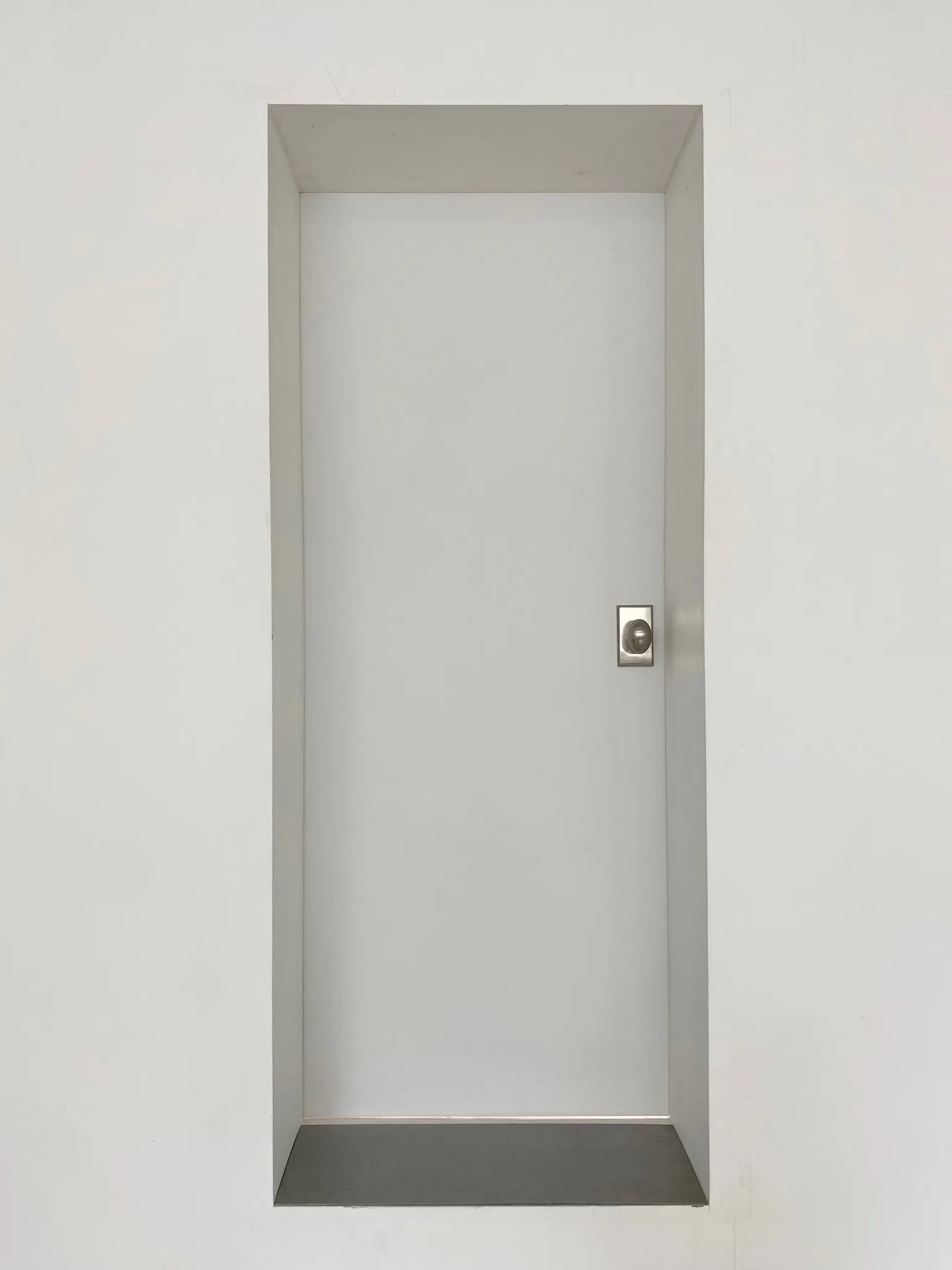 스튜디오 모프 깊은 톤의 대비 있는 공간